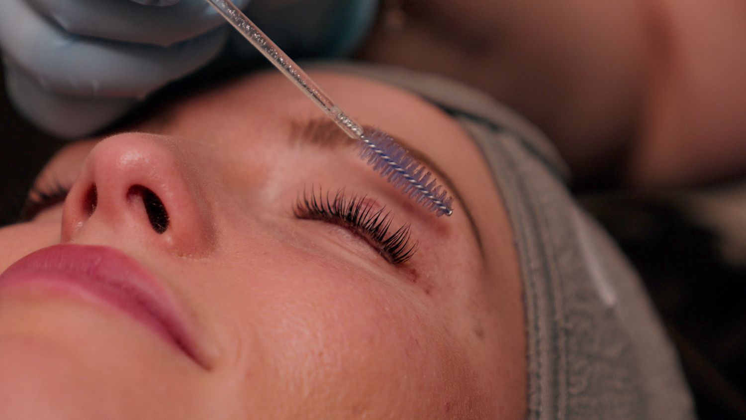 avon lash extension patient receiving service