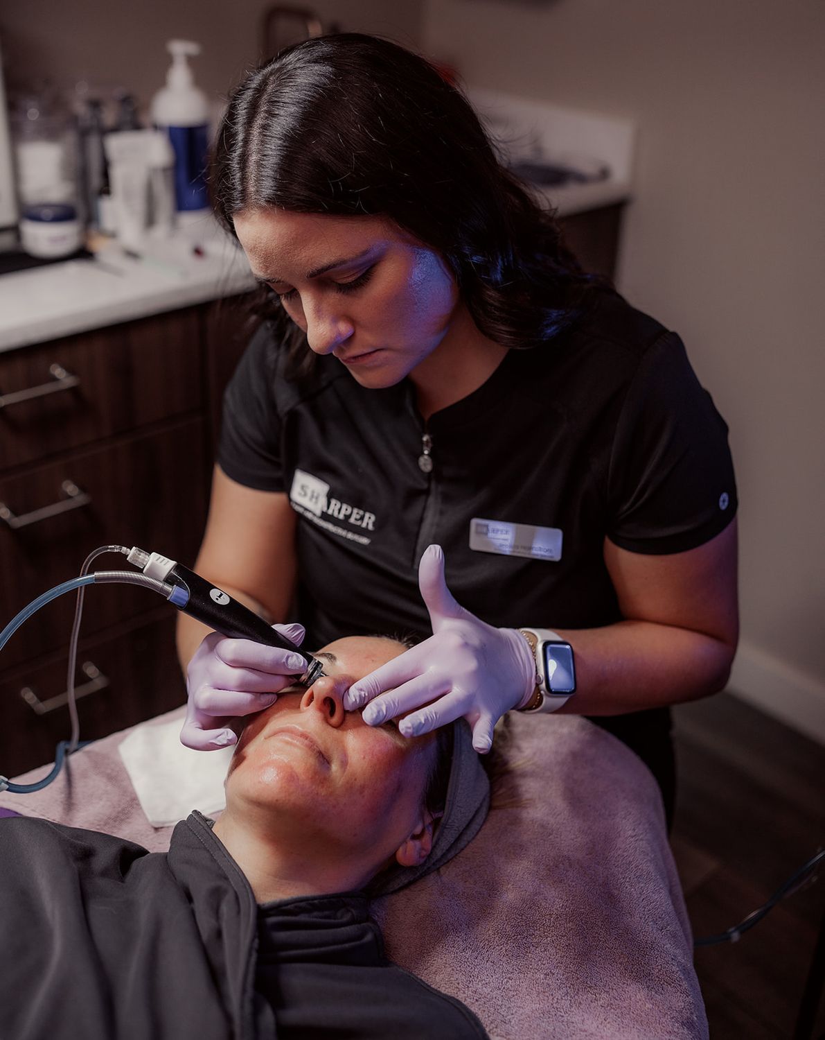 indianapolis hydrafacial patient receiving treatment